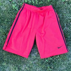 Nike active shorts • red